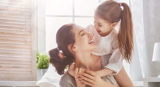 Alegria y amor entre madre e hija